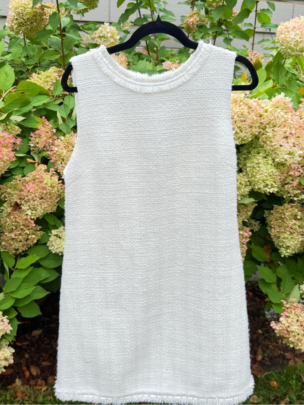 Alice + Olivia Cream Bouclé Sleeveless Shell